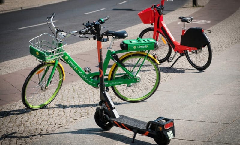 Ryan Muldon's critical perspective on the emergence of technology in urban transportation